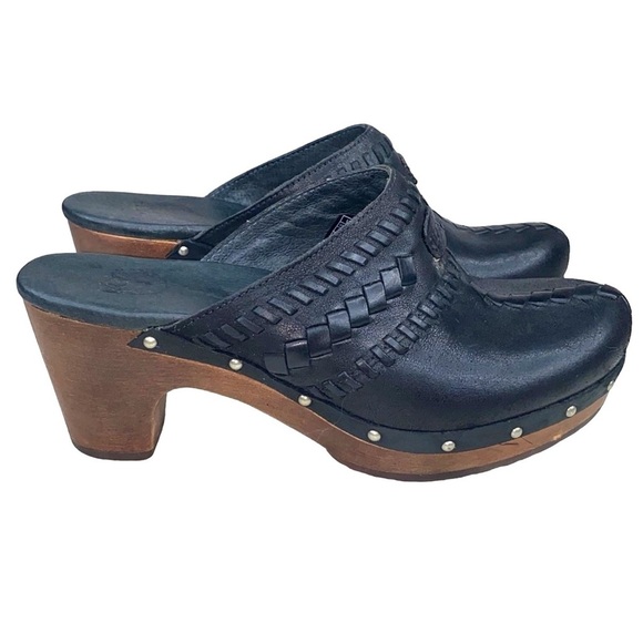 ⭐️ UGG Vivica Black Leather Mule Clogs Sherpa Lined Women Size 8 - Picture 2 of 9